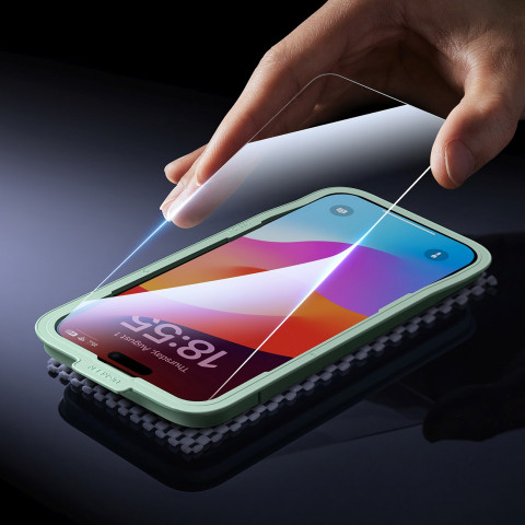 
Grūdintas stiklas su tvirtinimo rėmeliu, skirtas „iPhone 16 Pro Max“ - 2 vnt.
