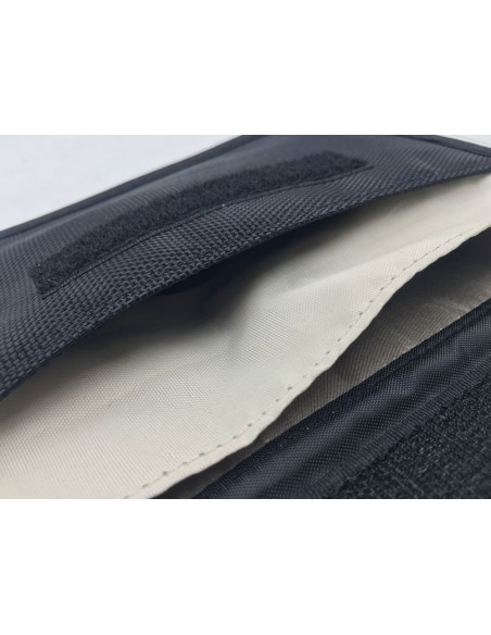 Apsaugos nuo vagystės dėklas automobilio raktams Faraday narvas 20x11cm juodas Apsaugos nuo vagystės dėklas automobilio raktams Faraday narvas 20x11cm juodas