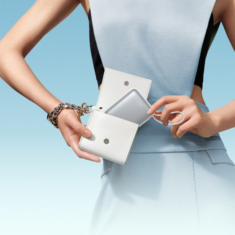 
10000mAh 22,5W išorinė baterija su integruotu USB-C „Lightning“ laidu – balta
