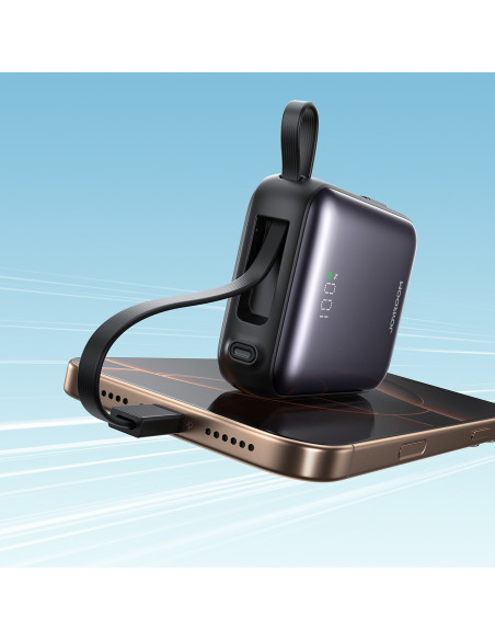 
10000mAh 22,5W išorinė baterija su integruotu USB-C „Lightning“ laidu – juoda
