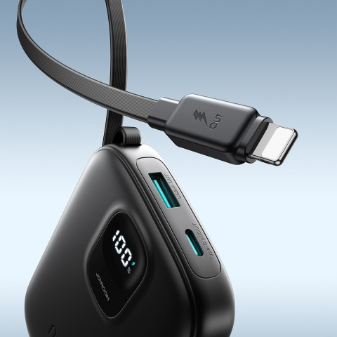 
10000 mAh išorinė baterija su integruotu 22,5 colio „iPhone Lightning“ USB-C laidu, 0,25 cm, juoda
