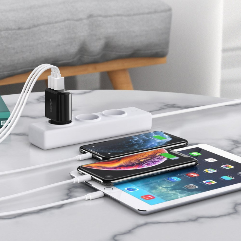 Sieninis pakrovėjas 3xUSB 3.4A juodas