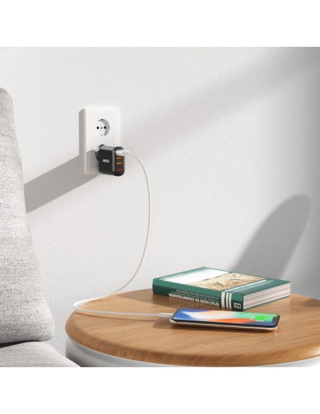 Sieninis pakrovėjas 3xUSB 3.4A juodas Sieninis pakrovėjas 3xUSB 3.4A juodas