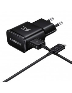 
„Samsung USB-A 15W“ sieninis įkroviklis su USB-A – USB-C laidu – juodas
