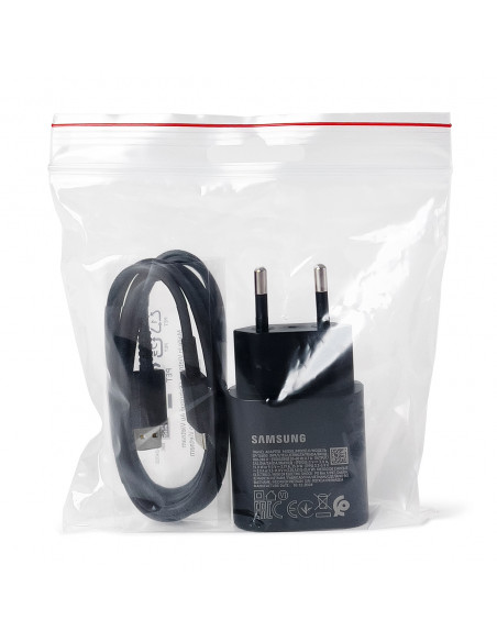 
„Samsung USB-A 15W“ sieninis įkroviklis su USB-A – USB-C laidu – juodas
