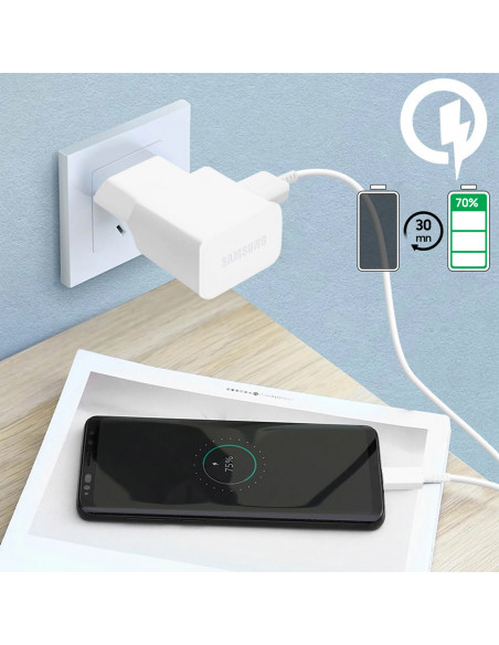 
„Samsung USB-A 15W“ sieninis įkroviklis su USB-A – USB-C laidu – baltas
