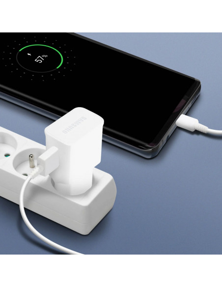 
„Samsung USB-A 15W“ sieninis įkroviklis su USB-A – USB-C laidu – baltas
