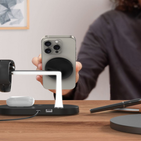 
3 viename belaidis įkroviklis išmaniajam telefonui, išmaniajam laikrodžiui ir ausinėms su „MagSafe“ – juodas
