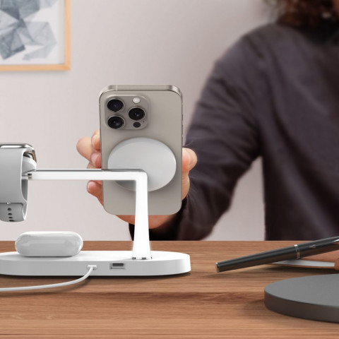 
3in1 belaidis įkroviklis išmaniesiems telefonams, išmaniesiems laikrodžiams ir ausinėms su „MagSafe“ – baltas
