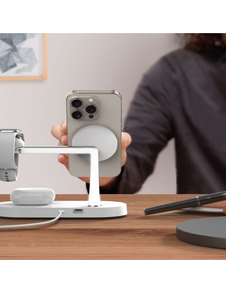 
3in1 belaidis įkroviklis išmaniesiems telefonams, išmaniesiems laikrodžiams ir ausinėms su „MagSafe“ – baltas
