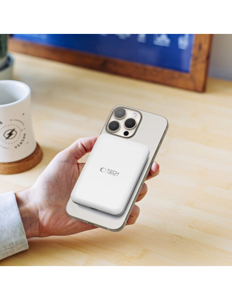 
5000 mAh nešiojama baterija su „MagSafe USB-C“ 15 W ir USB-C laidu – balta
