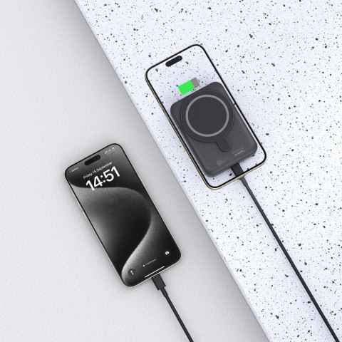 
10000mAh „MagSafe“ USB-C 15 W išorinė baterija su USB-C laidu – juoda
