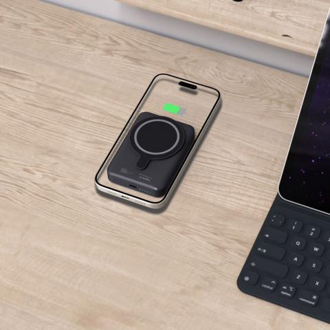 
10000mAh „MagSafe“ USB-C 15 W išorinė baterija su USB-C laidu – juoda
