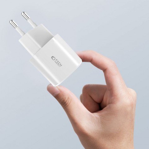 
C20W mini USB-C PD 20W / USB-A QC 3.0 sieninis įkroviklis – baltas
