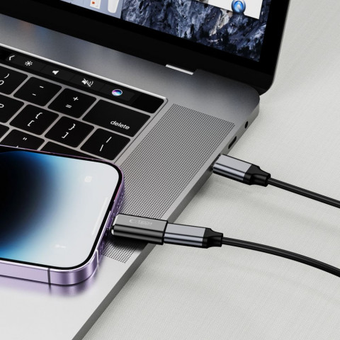 
„iPhone Lightning“ (vyriškas) į USB-C (lizdas) adapteris – juodas
