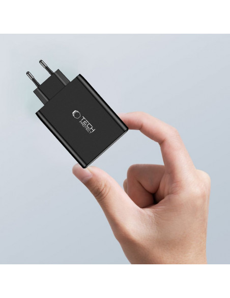 
„GaN 3x USB-C PD USB-A QC 100W“ sieninis įkroviklis – juodas
