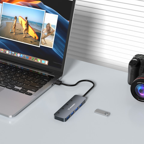 
4x USB-A šakotuvo skirstytuvas su aliuminio jungikliais - pilkas
