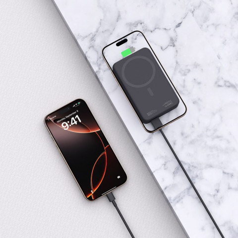 
20000mAh išorinė baterija su „MagSafe USB-C“ laidu, 30 cm, juoda
