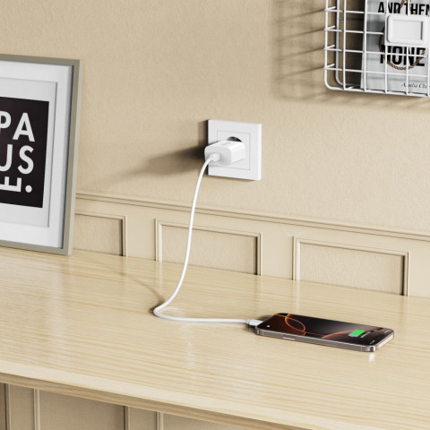 
USB-C sieninis įkroviklis su USB-C PD 20W laidu – baltas
