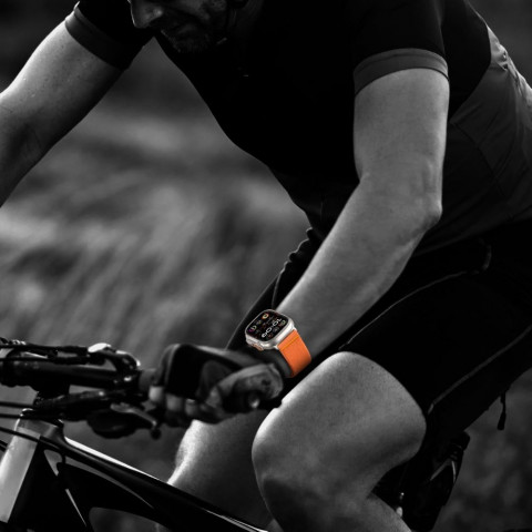 
„Apple Watch“ apyrankė (44 / 45 / 46 / 49 mm) su nailono užsegimu – oranžinė
