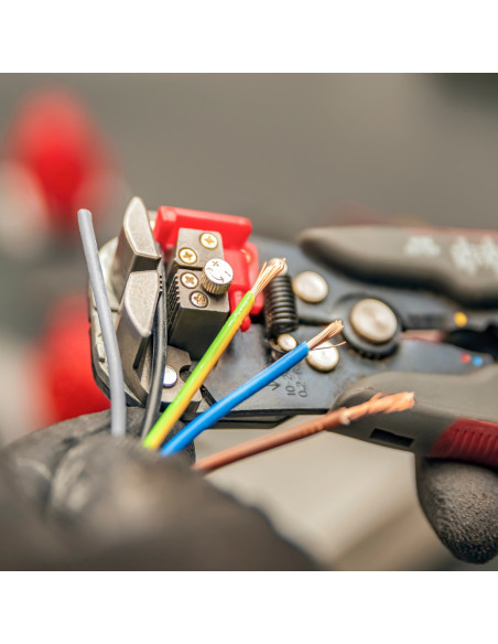 
Laidų nužievinimo nuėmėjas su užspaudimo antgaliu 0,2–6 mm vieloms kabeliams
