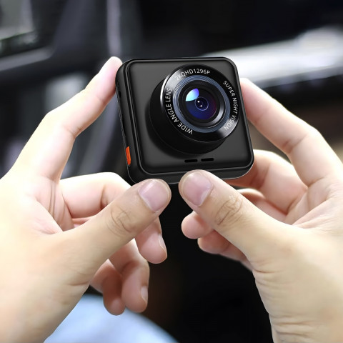 
Automobilinis vaizdo įrašymo įrenginys su GPS moduliu, 2K WiFi, 2 colių TFT LCD
