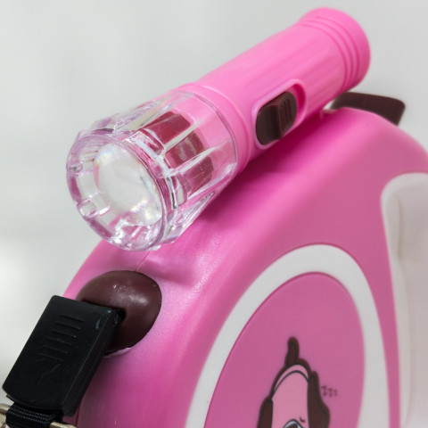 
Automatinis ištraukiamas pavadėlis šunims ir katėms su spyna ir LED žibintuvėliu iki 15 kg, 5 m - rožinis
