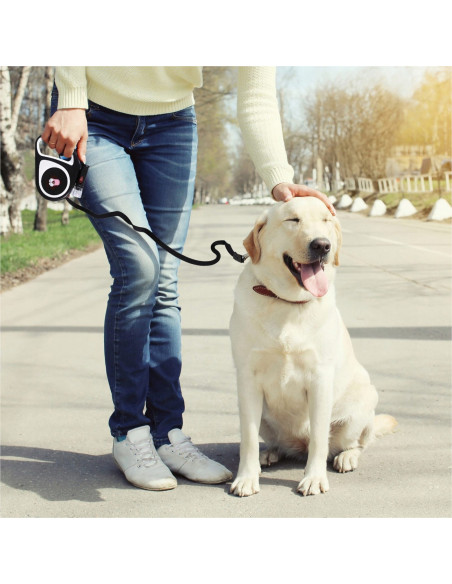 
Automatinis ištraukiamas pavadėlis šunims ir katėms su spyna ir LED žibintuvėliu iki 15 kg, 5 m - juodas
