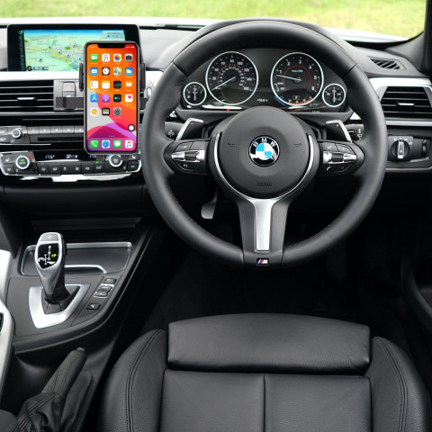 
Automobilinis telefono laikiklis, skirtas priekiniam stiklui, prietaisų skydeliui arba grotelėms
