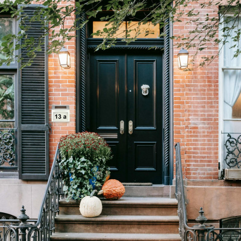 
Saulės šviesomis apšviestas namo numeris su prieblandos jutikliu, metalinis
