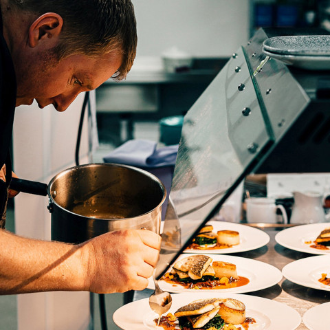 
Plieninių puodų su dangčiais ir keptuve rinkinys - 12 vnt.
