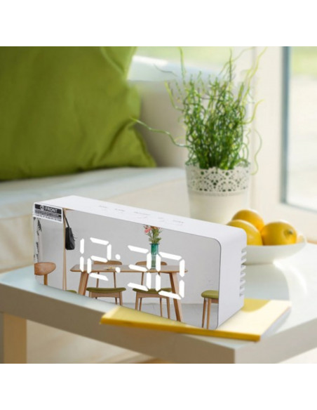 
Žadintuvas su termometru ir LED foniniu apšvietimu – veidrodėlis
