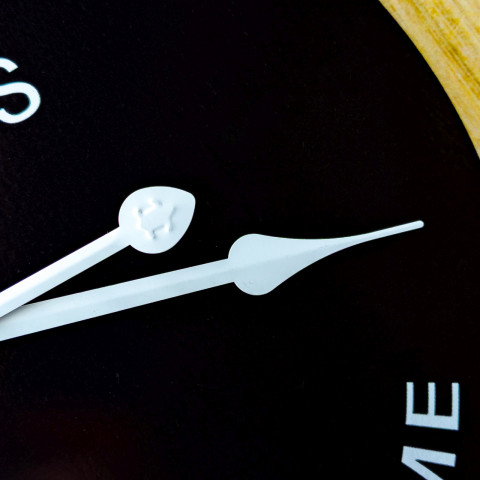 
Stilingas tylus LOFT sieninis laikrodis, 50 cm skersmens
