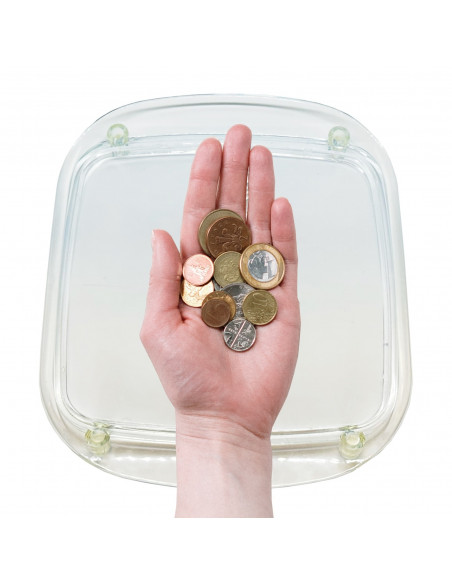 
Skaidrus pinigų dėklas grąžai parduotuvėje
