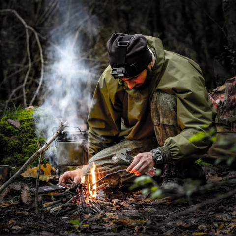
Išgyvenimo daugiafunkcis įrankis, turistinis plaktukas, peilis, replės
