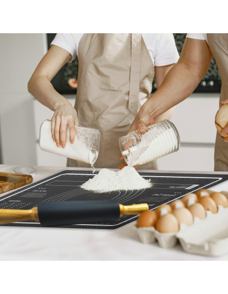 
Kočėlo ir tešlos lentos rinkinys, silikoninis kilimėlis su tešlos skale, 60 x 40 cm - juodas
