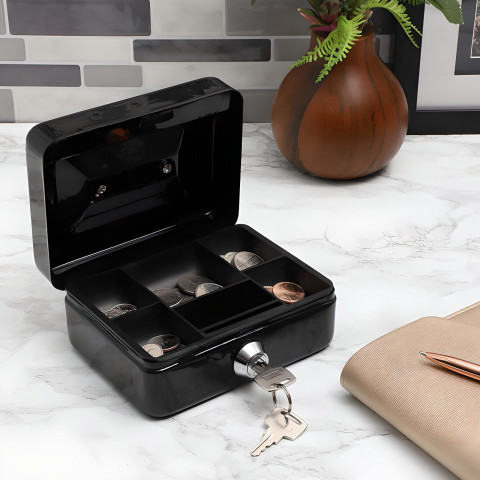 
Metalinė monetų dėžutė su rakto spyna 15 x 12 x 8 cm - juoda
