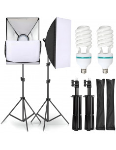 
Studijinės fotografijos rinkinys: 2 trikojiai, 2 šviesdėžės (50 x 70 cm), 2 lemputės (135 W).
