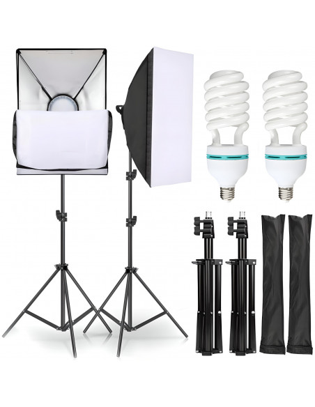 
Studijinės fotografijos rinkinys: 2 trikojiai, 2 šviesdėžės (50 x 70 cm), 2 lemputės (135 W).
