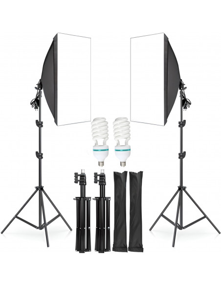 
Studijinės fotografijos rinkinys: 2 trikojiai, 2 šviesdėžės (50 x 70 cm), 2 lemputės (135 W).
