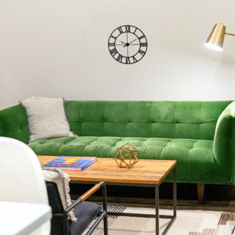 
Retro stiliaus sieninis laikrodis su romėniškais skaitmenimis LOFT, 50 cm skersmens - juodas
