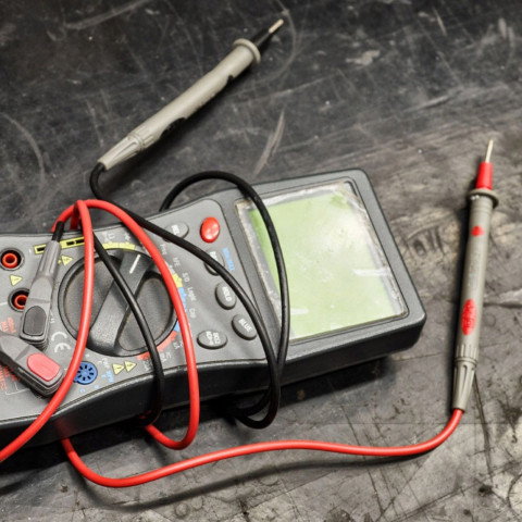 
Bandymo laidai, srovės matuoklio, multimetro kabeliai, krokodilo žnyplės iki 1000 V
