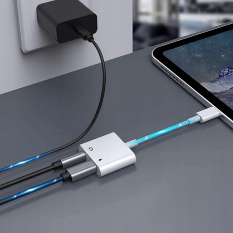 
iPhone Lightning - Lightning 3,5 mm lizdo adapteris

