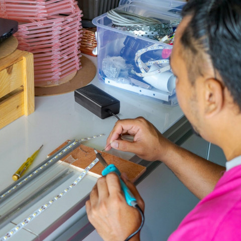 
Maitinimo šaltinis RGB LED juostoms, kameroms, 2,1 x 5,5 mm, 5A, 12 V, 60 W
