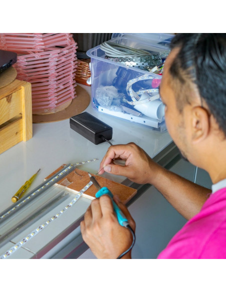 
Maitinimo šaltinis RGB LED juostoms, kameroms, 2,1 x 5,5 mm, 5A, 12 V, 60 W
