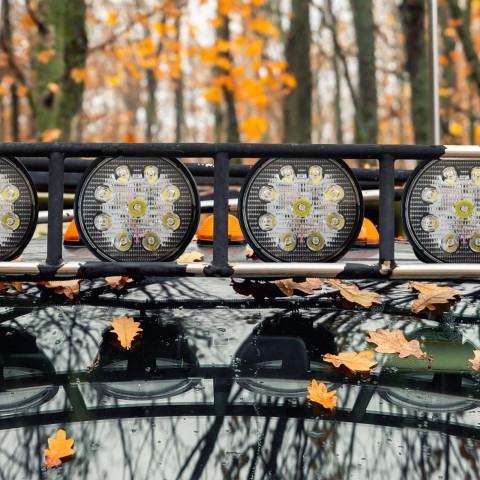 
Apvalus halogeninis darbo žibintas, 10 cm skersmens, 9 šviesos diodai, 12 V, 27 W
