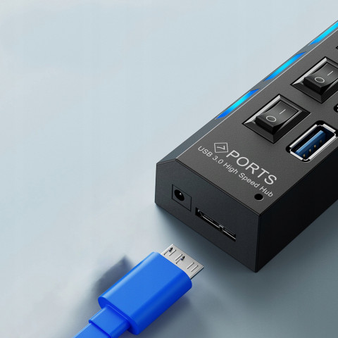 
USB-A 3.0 šakotuvas su apšviečiamais jungikliais, 7 prievadais
