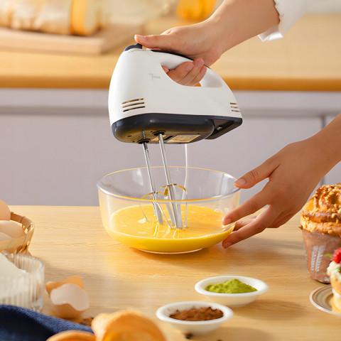 
Rankinis maišytuvas su dubeniu, 7 greičiai, 4 priedai, 450 W
