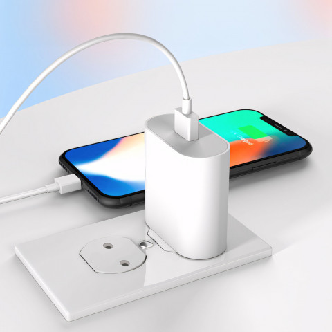 
20 W USB-C maitinimo adapterio įkroviklis – baltas
