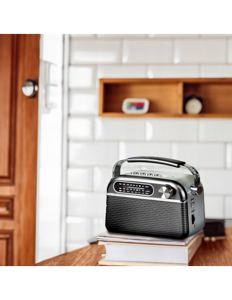 
Nešiojamasis FM virtuvės dirbtuvių radijas, maitinamas iš elektros tinklo, baterijomis
